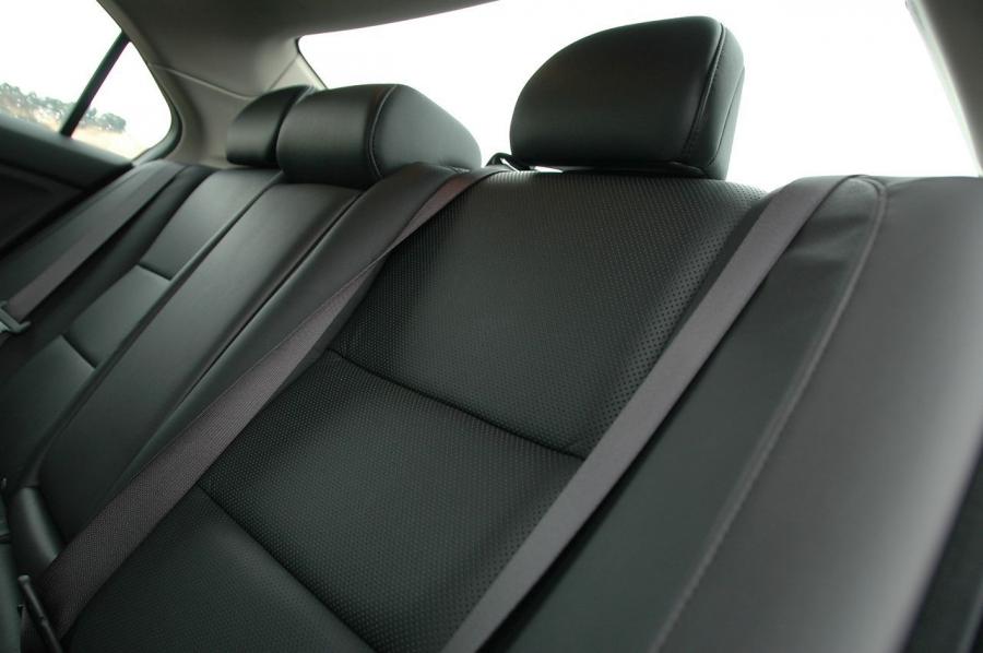 Детали интерьера Acura TSX V6 2010 года  (фото 43 из 87)